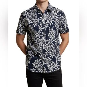 J. Crew Navy & White Tropical Men's Shirt Size Medium P2P 23”